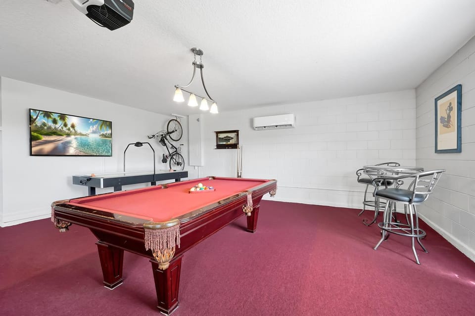 Billiard, Game Room