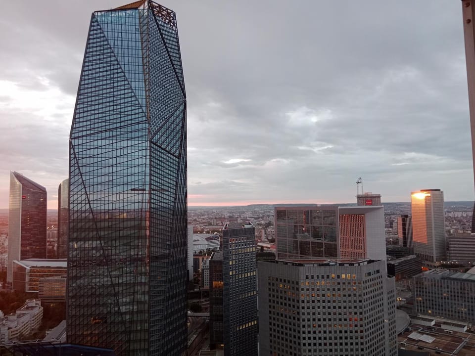 Panoramic great view Apartment in Puteaux