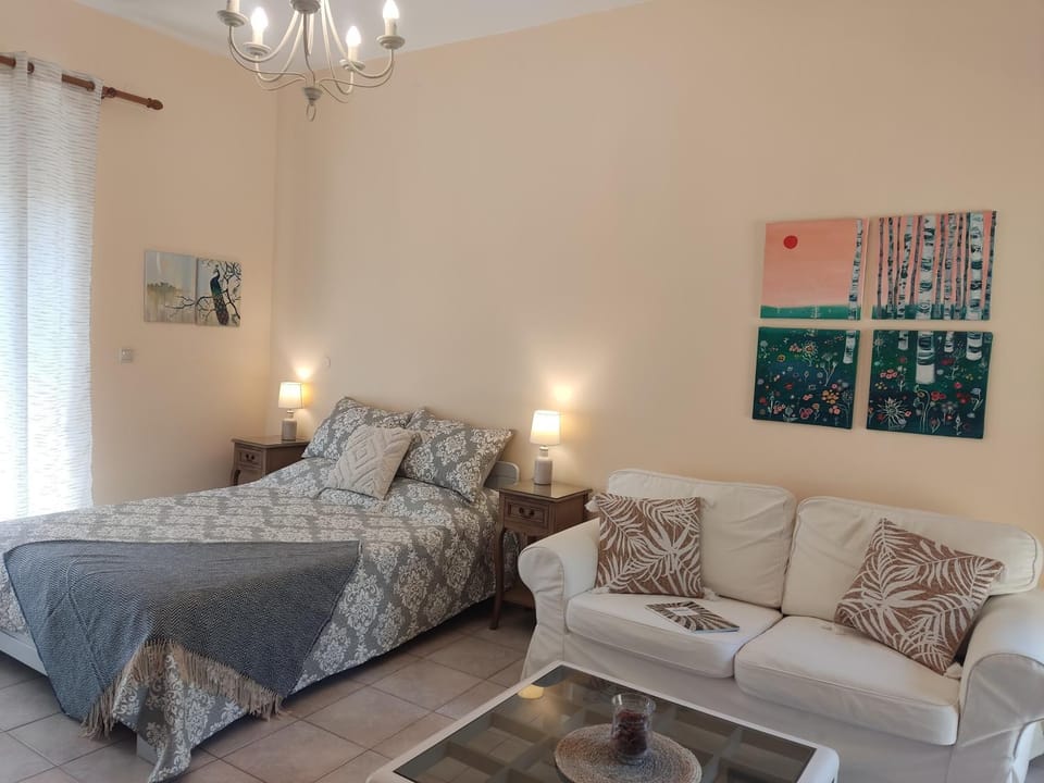 Seating area, Bedroom