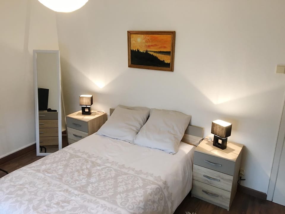 TV and multimedia, Bedroom, air conditioner