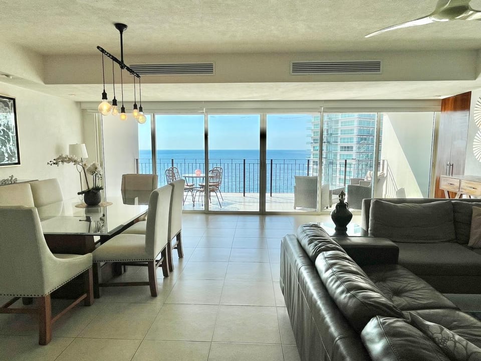 Grand Venetian Beachfront Condos Apartment in Puerto Vallarta