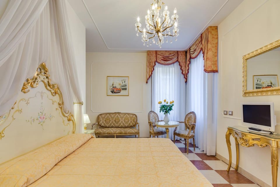 Hotel At Leonard Hotel in Venice