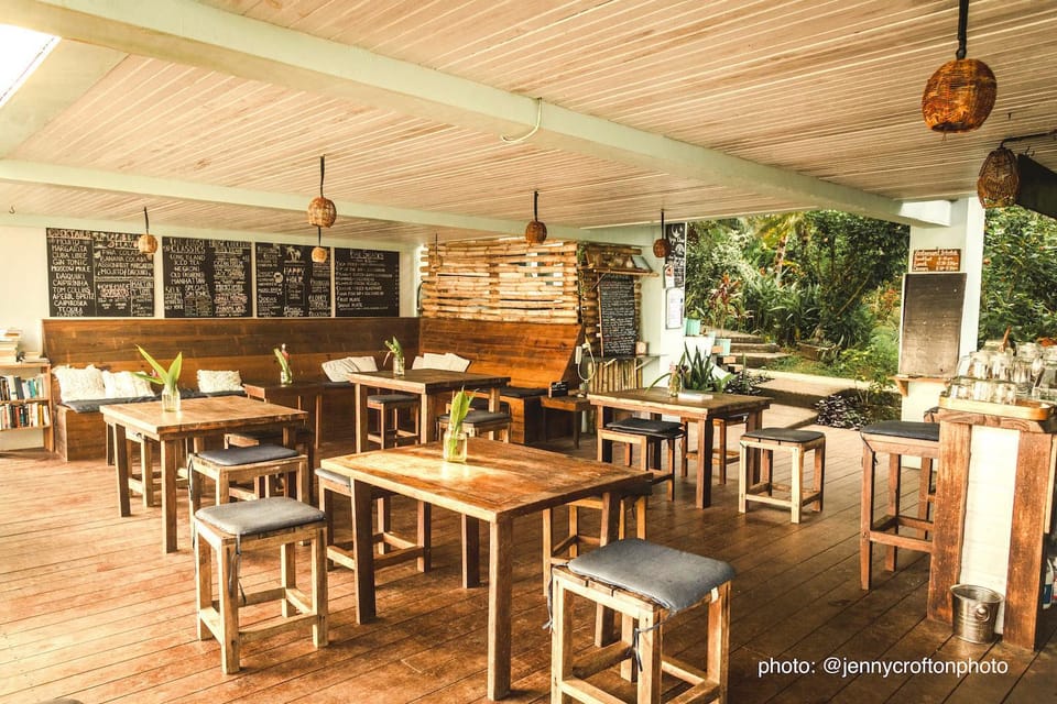 Lounge or bar, Food and drinks, Drinks