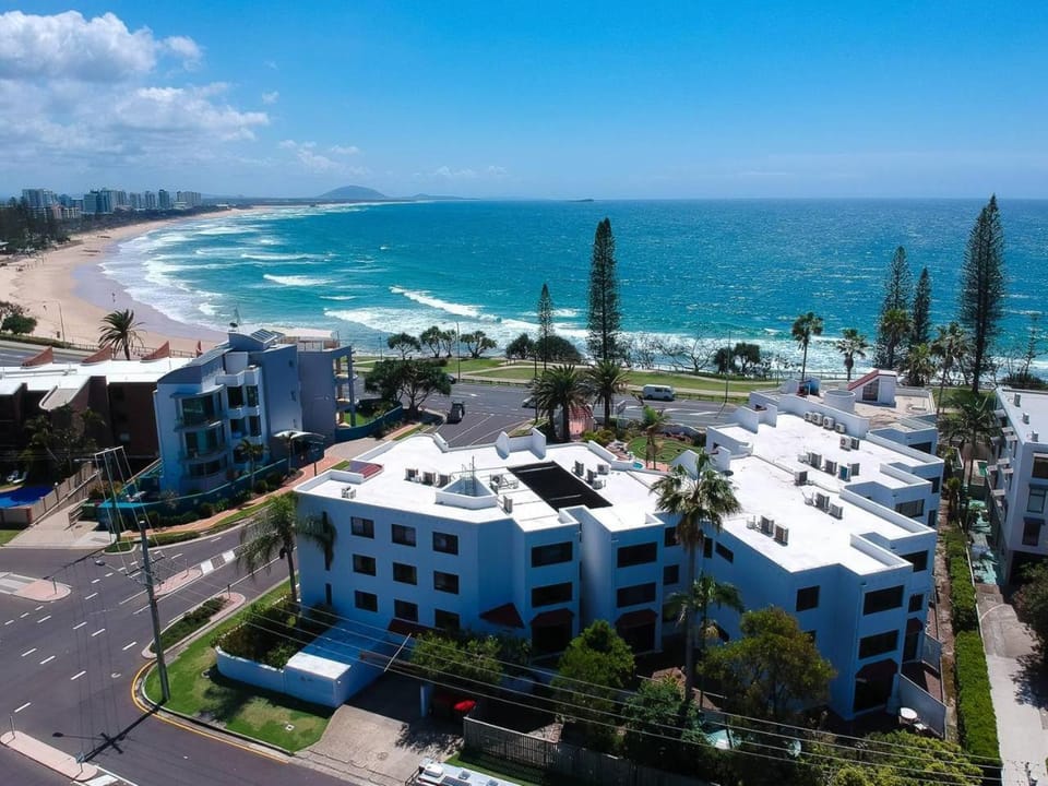 Property building, Nearby landmark, Bird's eye view, Beach, Sea view