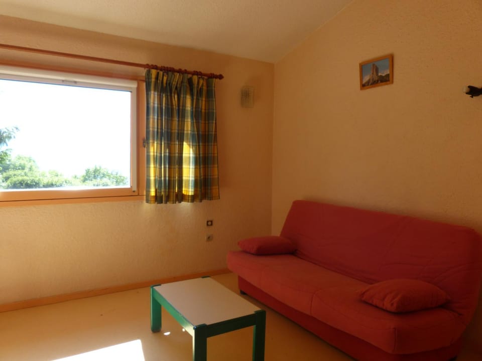 Bed, TV and multimedia, Living room, Bedroom