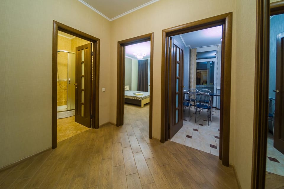 Seating area, locker, locker
