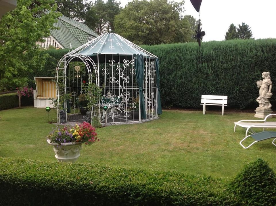 Patio, Garden