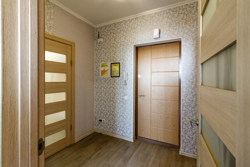 Seating area, Guests, locker, locker