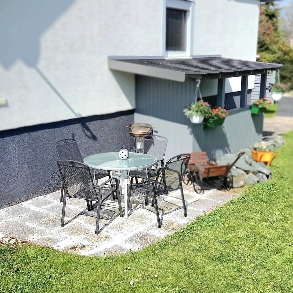 BBQ facilities, Seating area