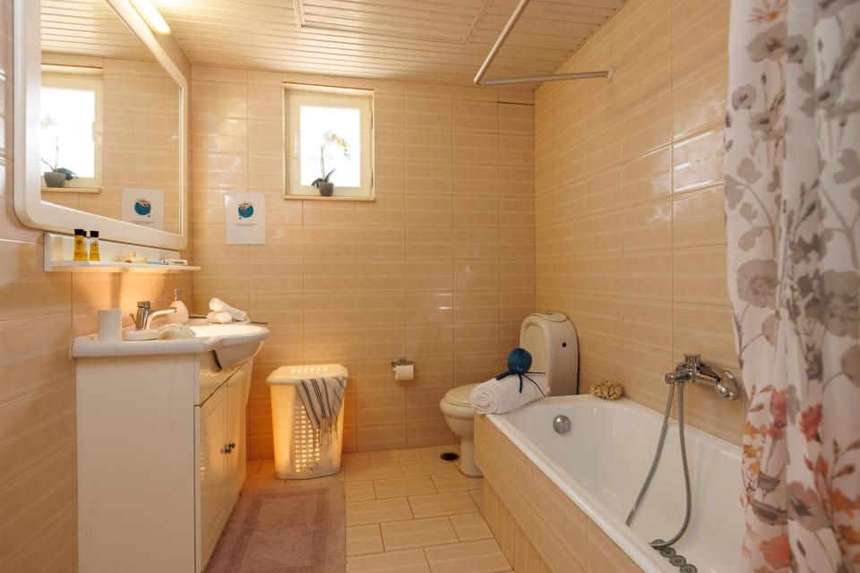 Bathroom, Bath