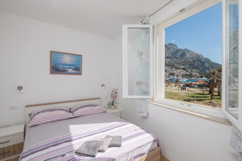 Bedroom, Sea view