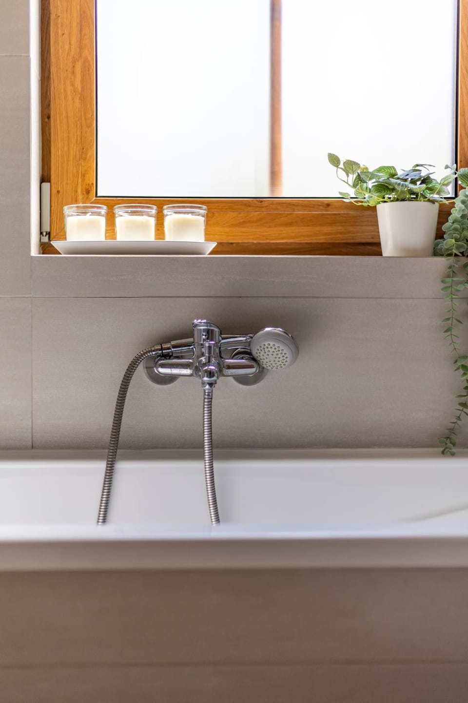Bathroom, Decorative detail, Bath