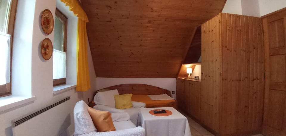 Bedroom, Garden view