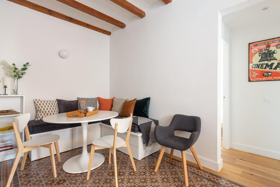 Seating area, Dining area