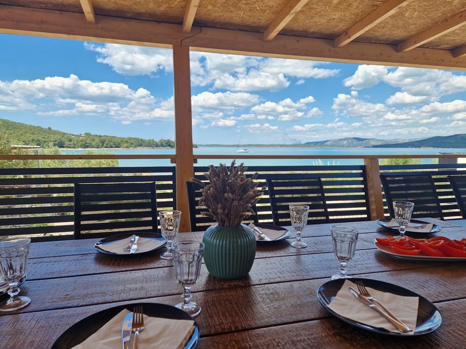 Mobile home Laura Apartment in Tisno