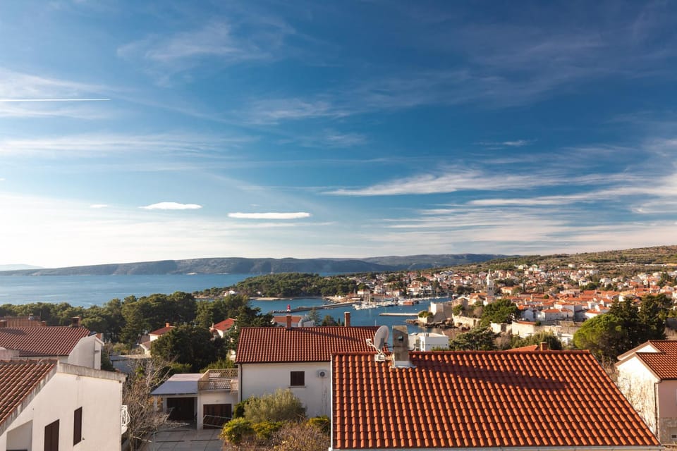 City view, Sea view