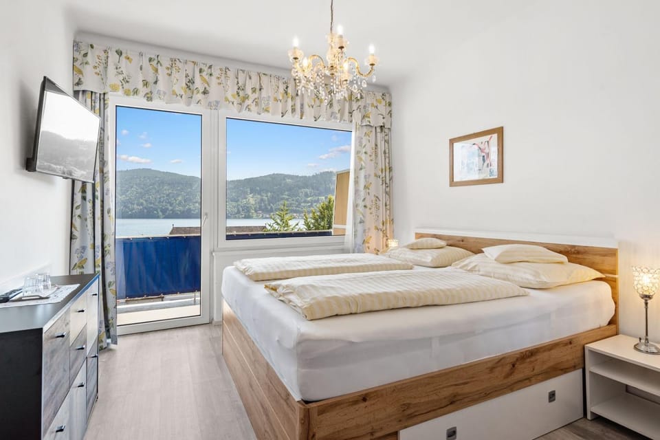 Bed, Lake view, Seasons