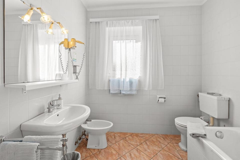 Bathroom, Bath