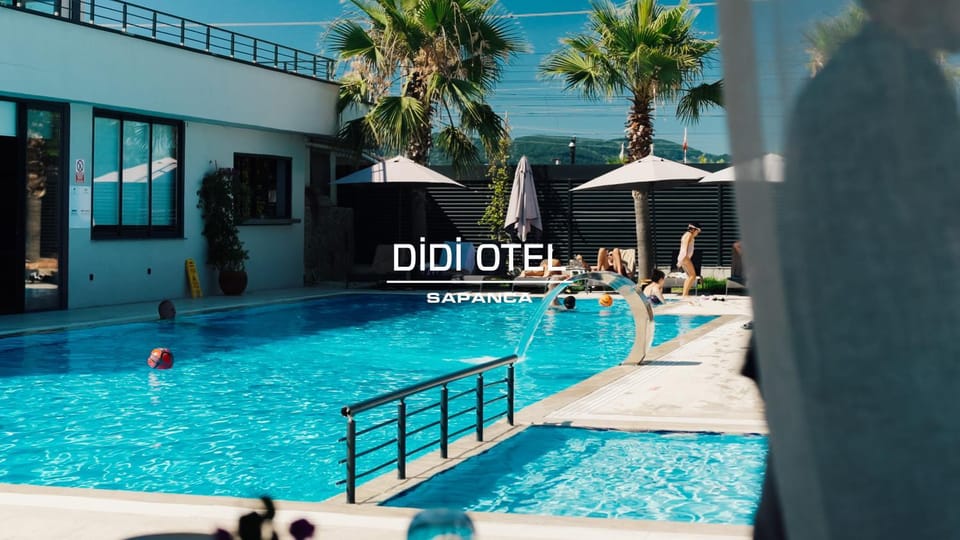 Pool view, Swimming pool, sunbed