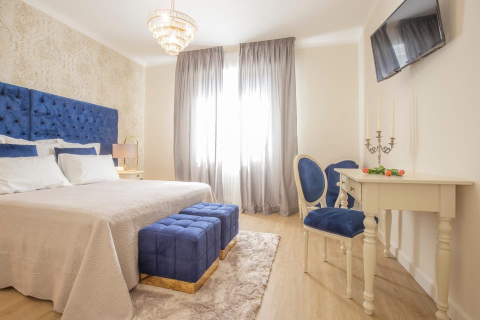 CRYS: Apartments, Holiday, Business, Blu Apartment in Verona