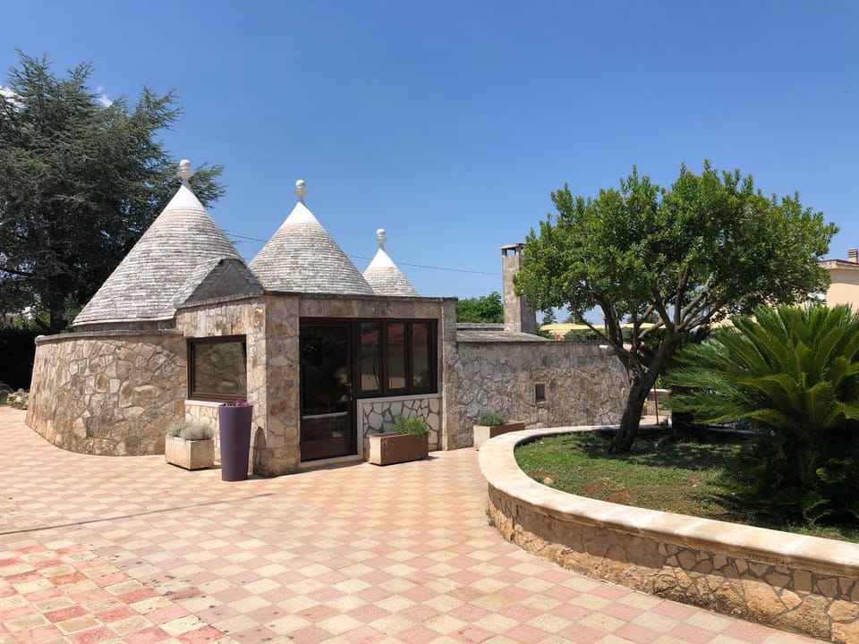 Property building, Facade/entrance