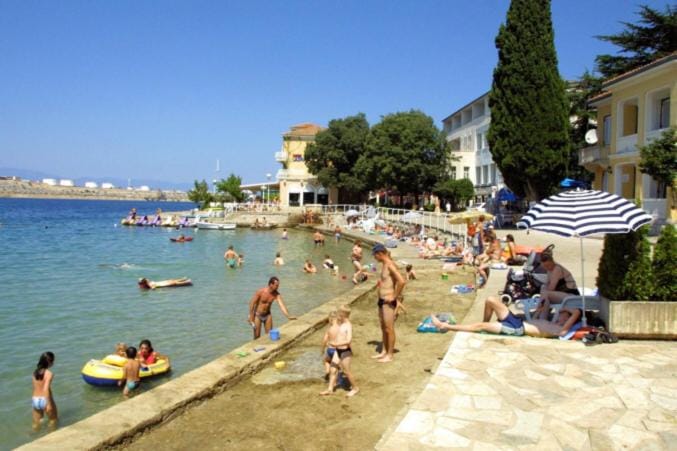 People, Area and facilities, group of guests