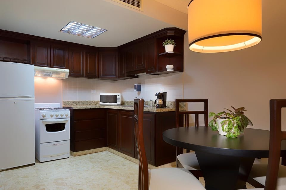 Kitchen or kitchenette, Bedroom