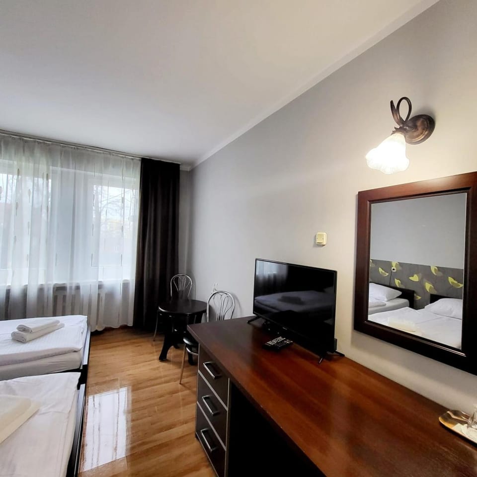 TV and multimedia, Photo of the whole room, hair dresser