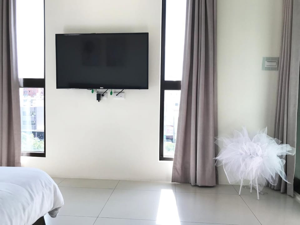 Photo of the whole room, Decorative detail