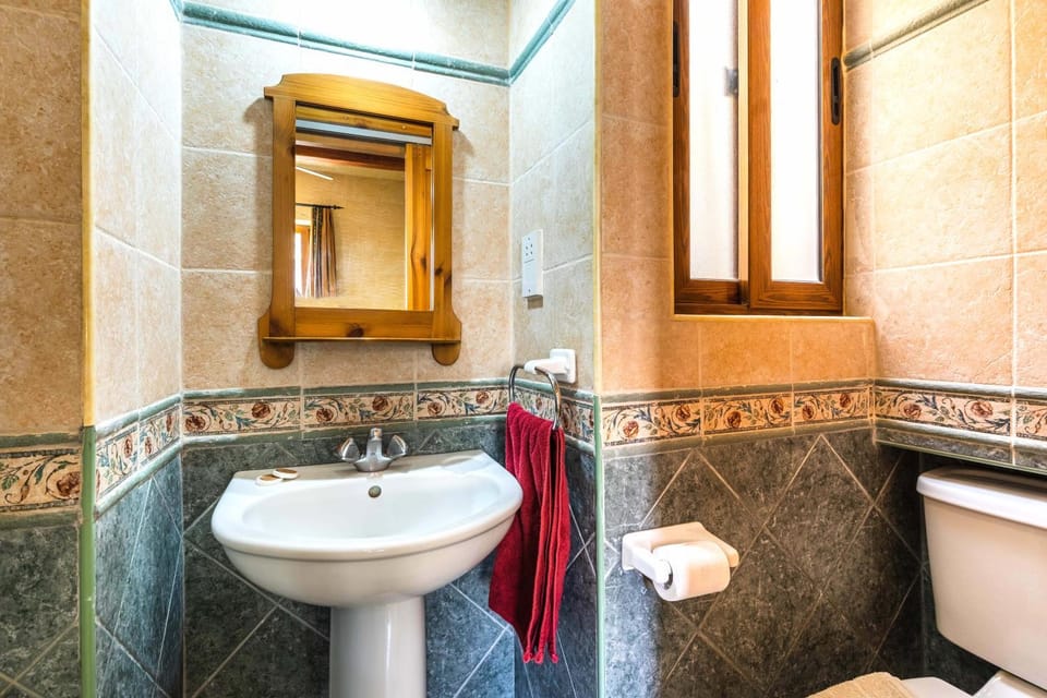 Villa Ta Debora Sleeps 7 with Pool Villa in Malta
