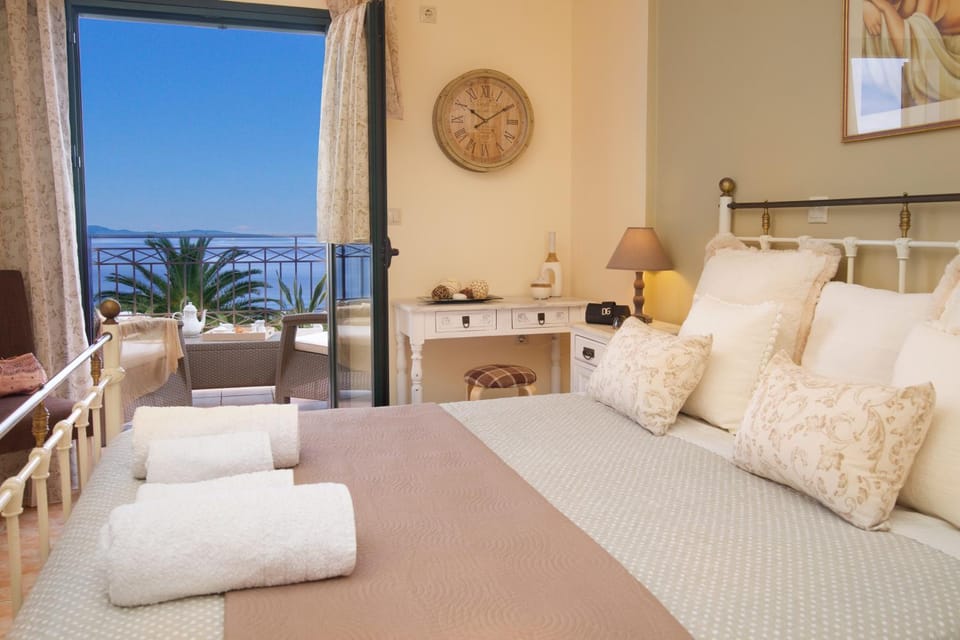 Bed, Balcony/Terrace, Photo of the whole room, Bedroom, Sea view