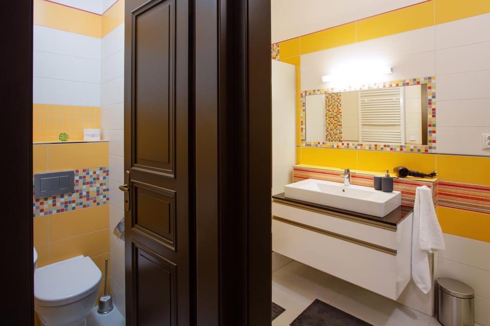 Toilet, Bathroom