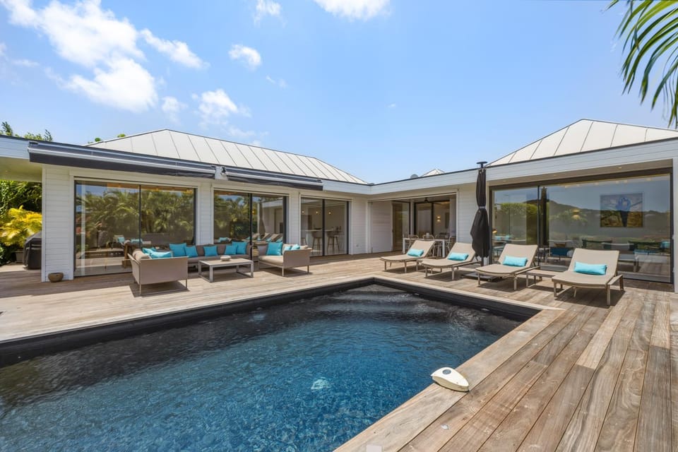 Property building, Patio, Swimming pool