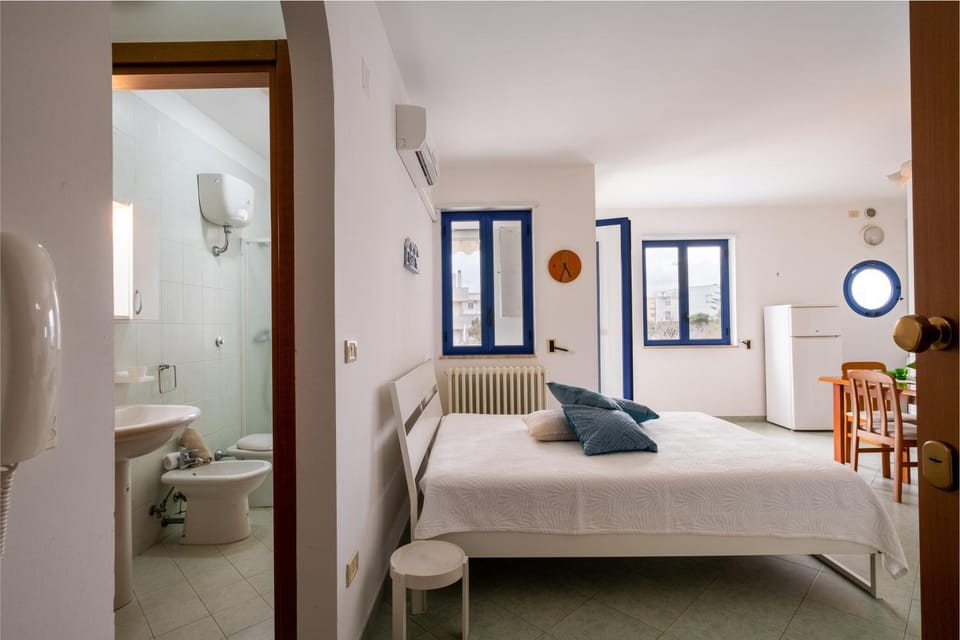 Bathroom, Living room