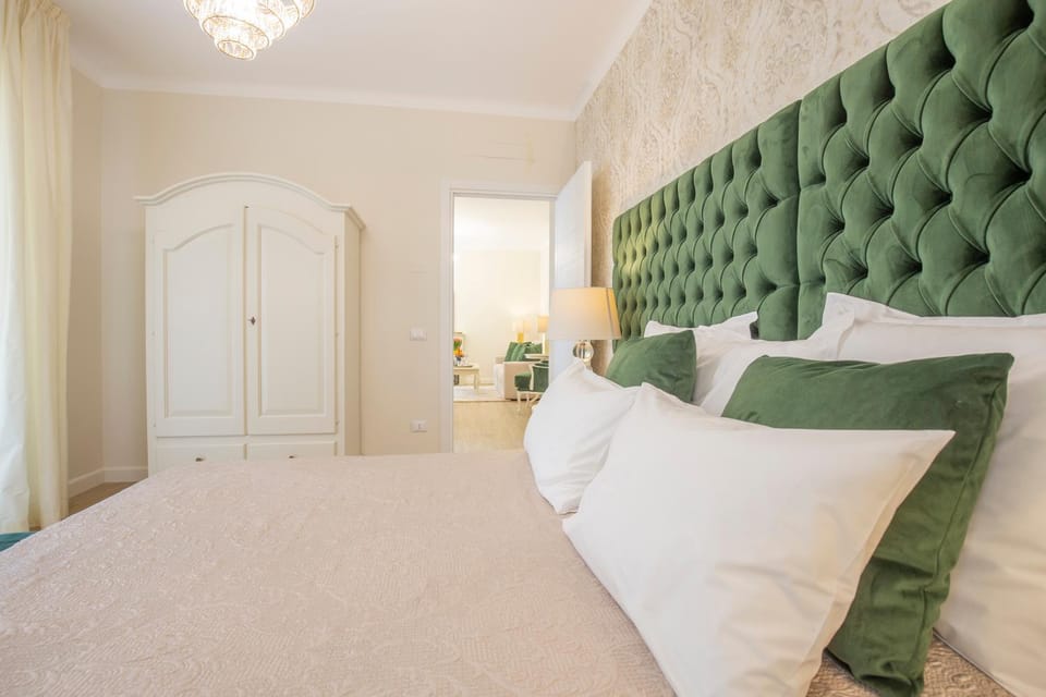 CRYS: Apartments, Holiday, Business, Verde Apartment in Verona