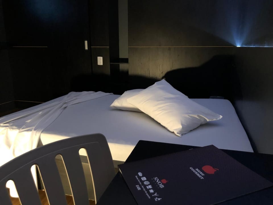 Bed, Bathroom, TV and multimedia, Bedroom, Breakfast, Parking, heating, oven, room service, air conditioner