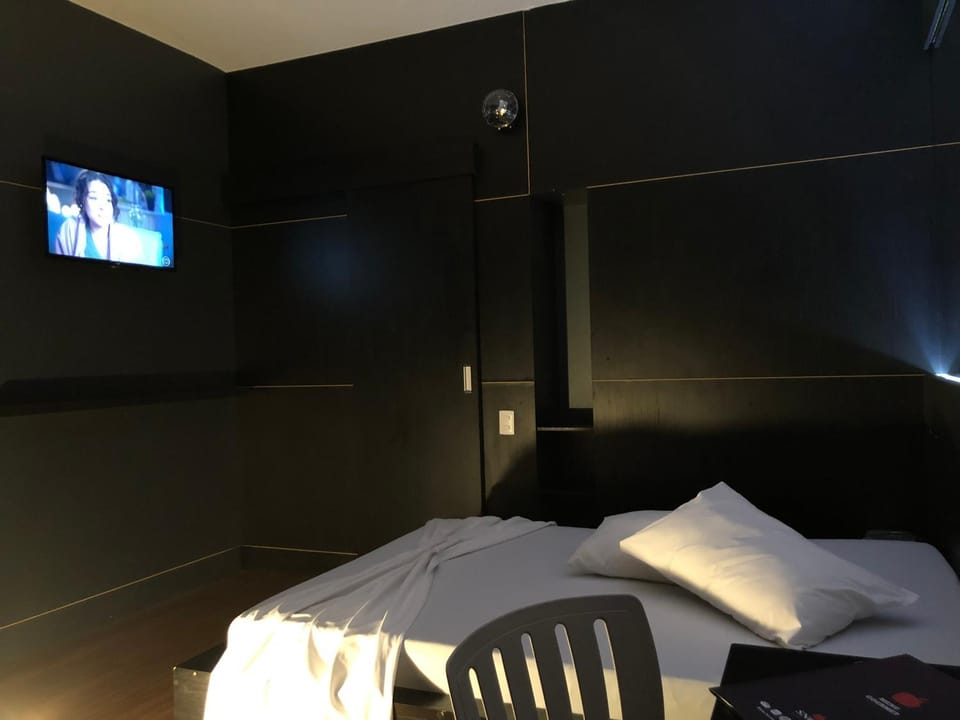Bed, Bathroom, TV and multimedia, Bedroom, Breakfast, Parking, heating, oven, room service, air conditioner