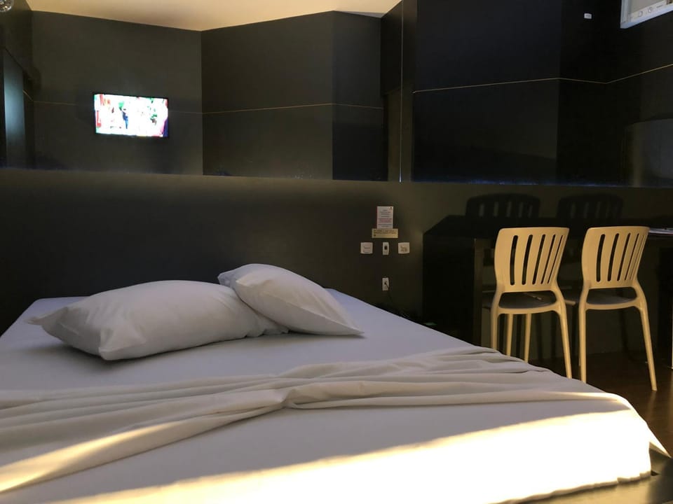 Bed, Bathroom, TV and multimedia, Bedroom, Breakfast, Parking, heating, oven, room service, air conditioner