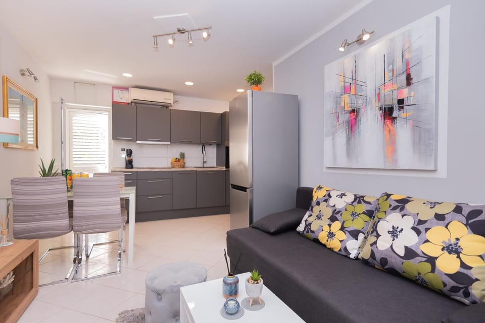 Living room, Dining area, dishwasher, kitchen, air conditioner