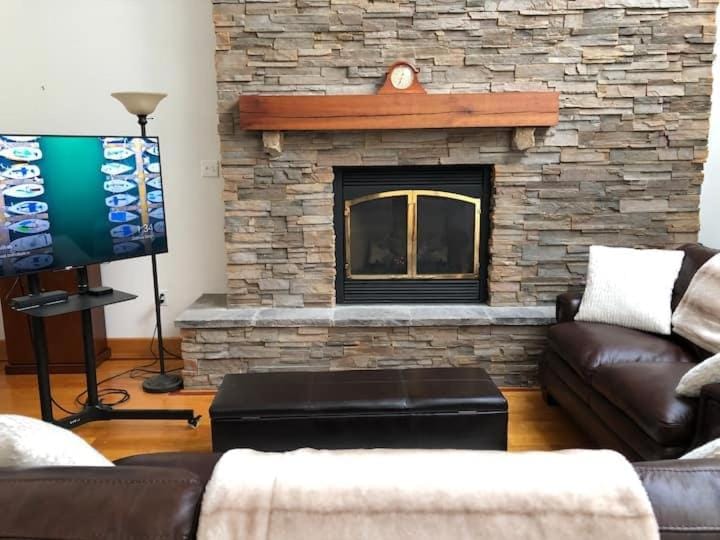 Full loft-style apartment near Omni Apartment in West Haven