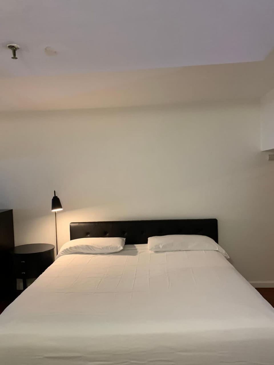 Full loft-style apartment near Omni Apartment in West Haven