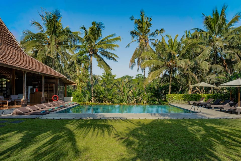Property building, Swimming pool