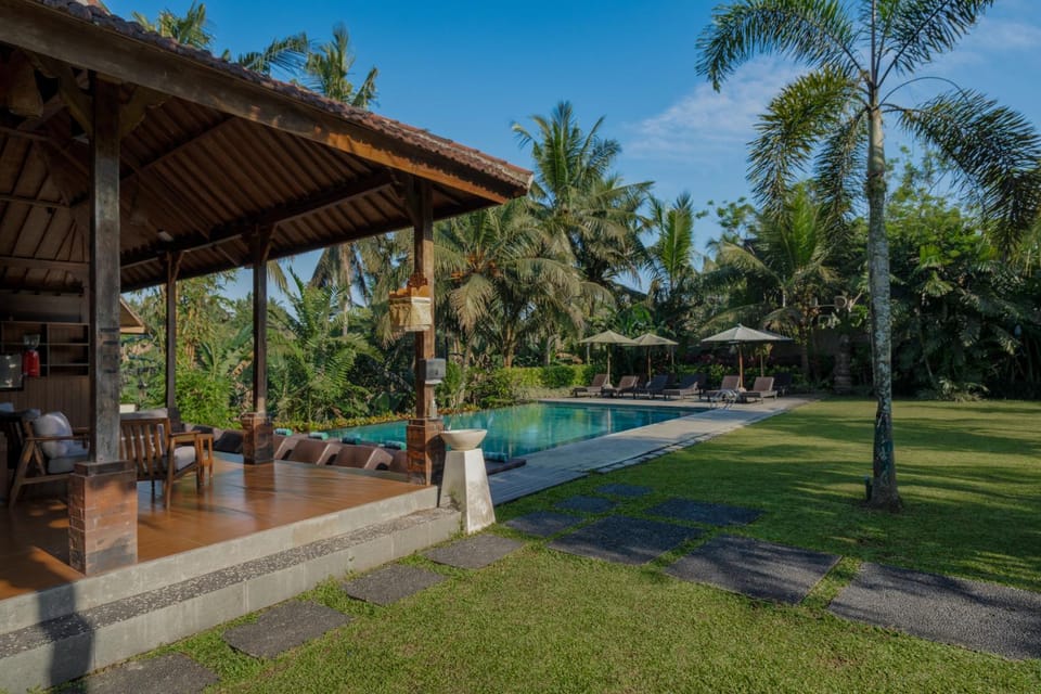 Property building, Swimming pool