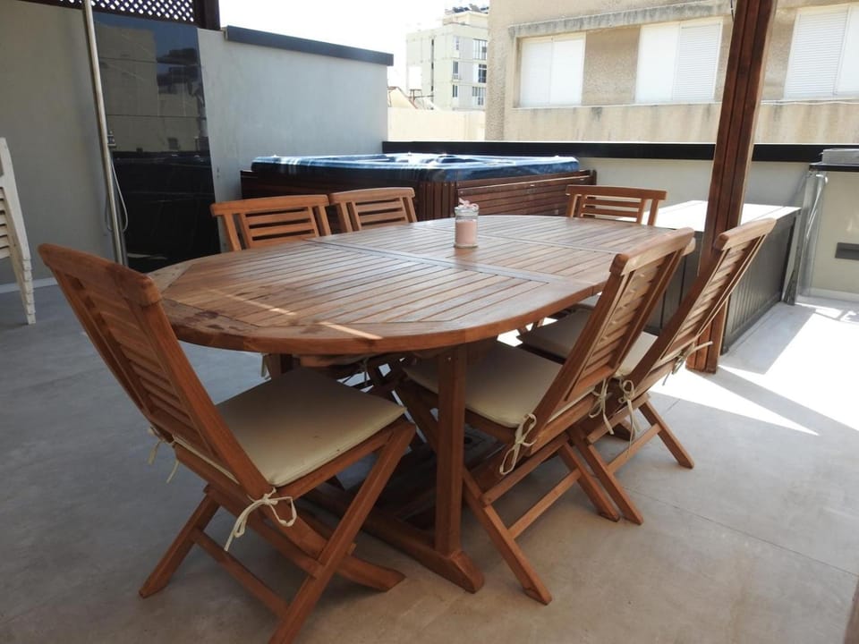 Food and drinks, Dining area