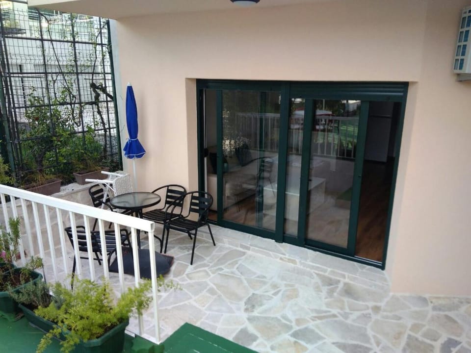 Patio, Facade/entrance, Balcony/Terrace