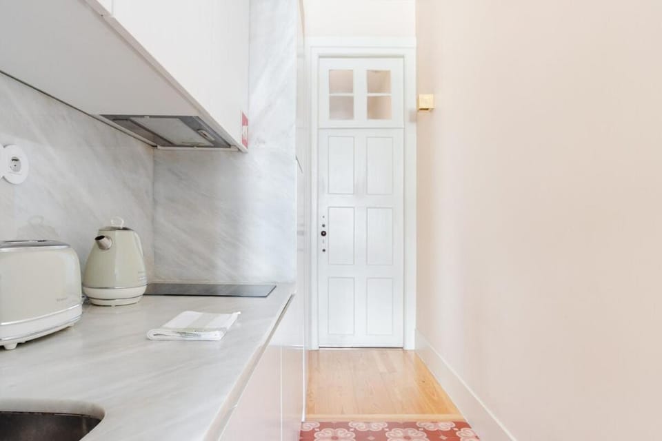 Get a Golden and Flower Flat Apartment in Porto