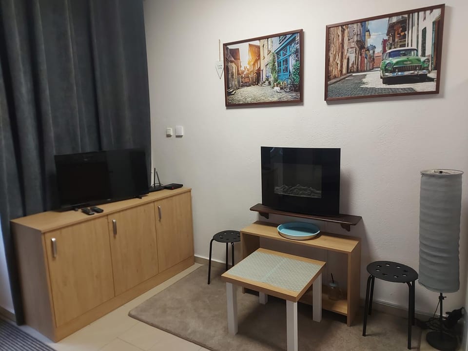 TV and multimedia, Evening entertainment