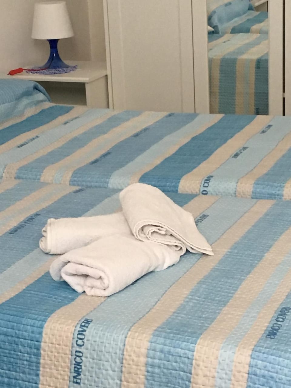 Photo of the whole room, Bedroom, towels