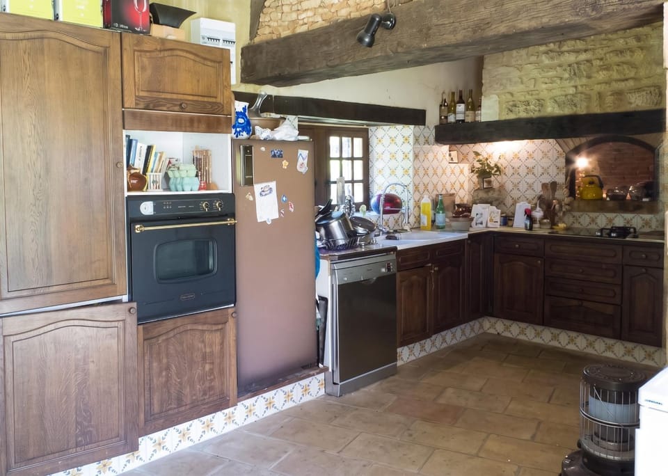 Kitchen or kitchenette