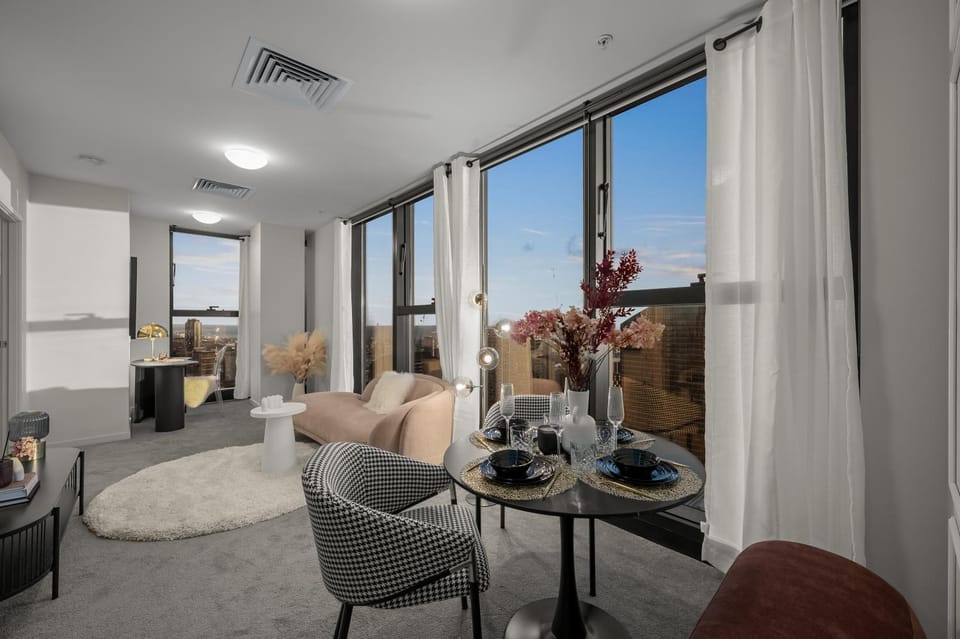 Living room, Seating area, Dining area